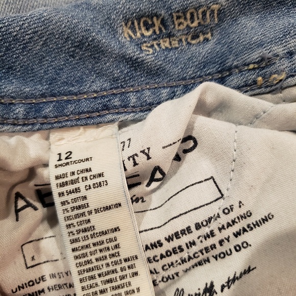 Light Wash American Eagle Jeans - Picture 4 of 4
